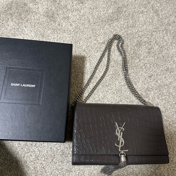 YSL Medium embossed monogram kate tassle - Picture 5 of 9